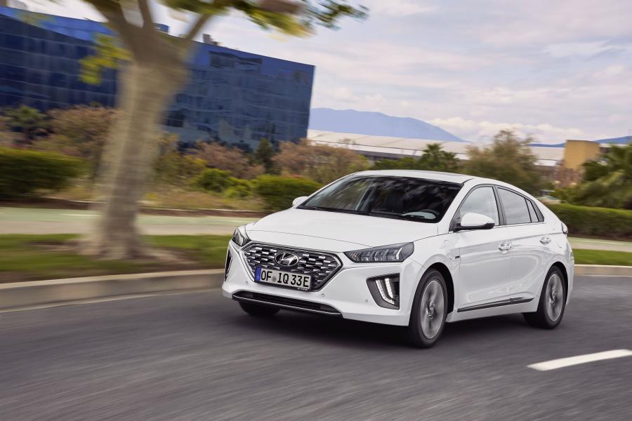  Hyundai IONIQ plug-in (AE) 2019 года  (WW) (фото 14 из 45)